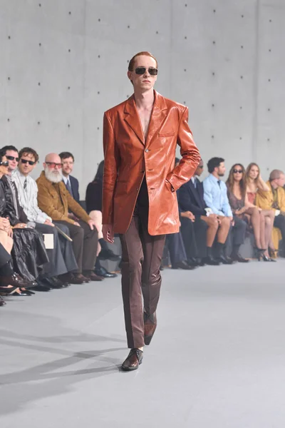 Look 29